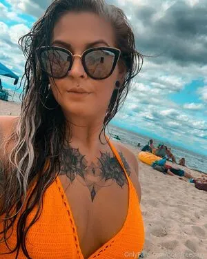 Hollsfreepage OnlyFans Leaked Free Thumbnail Picture - #tH9srVNpSg