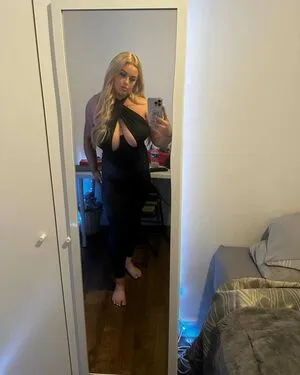 Holly Evans OnlyFans Leaked Free Thumbnail Picture - #MfvyXelZhB