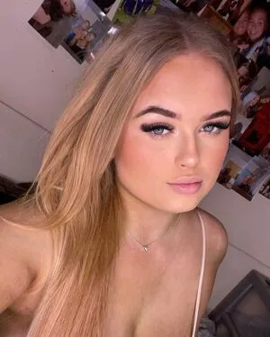 Holly Evans OnlyFans Leaked Free Thumbnail Picture - #QPwRGSdNS8