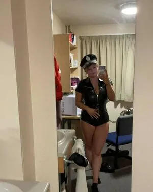 Holly Evans OnlyFans Leaked Free Thumbnail Picture - #pREfaqyamN