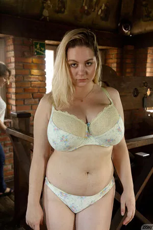 Holly Garner OnlyFans Leaked Free Thumbnail Picture - #5BXDke9LVp