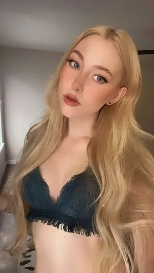 Holly Halen OnlyFans Leaked Free Thumbnail Picture - #LphWIIPP2P