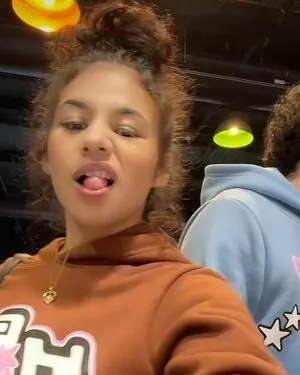 Holly Hennessy OnlyFans Leaked Free Thumbnail Picture - #iVbyeeKZ6J