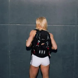 Holly Holm OnlyFans Leaked Free Thumbnail Picture - #1jV3KE57z3