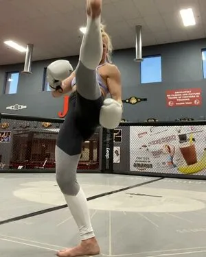 Holly Holm OnlyFans Leaked Free Thumbnail Picture - #4q5SWhESgu