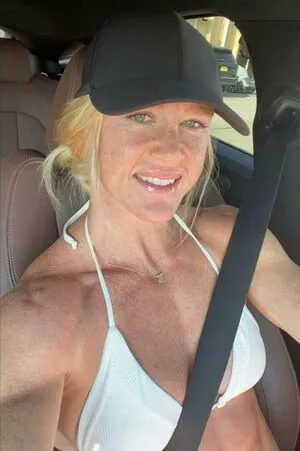 Holly Holm OnlyFans Leaked Free Thumbnail Picture - #7lCThJ90Zq