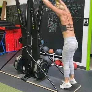 Holly Holm OnlyFans Leaked Free Thumbnail Picture - #AsAJbIzAfB