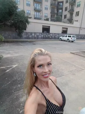 Holly Hotwife OnlyFans Leaked Free Thumbnail Picture - #gjKNCcxIZA