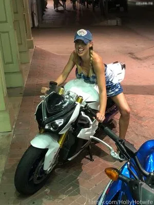 Holly Hotwife OnlyFans Leaked Free Thumbnail Picture - #v7gXdlOsj8