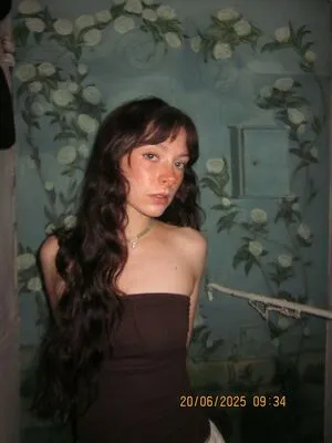 Holly Humberstone OnlyFans Leaked Free Thumbnail Picture - #6xElLCJ67O