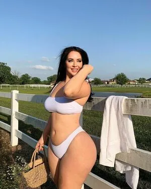 Holly Luyah OnlyFans Leaked Free Thumbnail Picture - #kXRLu75rgk