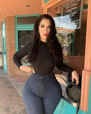 Holly Luyah OnlyFans Leaked Free Thumbnail Picture - #uBnYQ6d1I6
