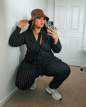 Holly Marston OnlyFans Leaked Free Thumbnail Picture - #5FvNFYD0J3
