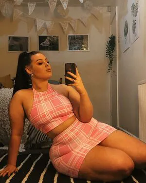 Holly Marston OnlyFans Leaked Free Thumbnail Picture - #YMMEQ8KoHe