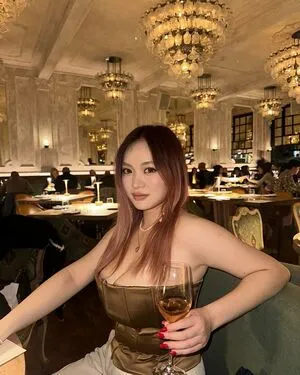 Holly Shu OnlyFans Leaked Free Thumbnail Picture - #FL2TMSSBTy