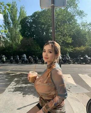 Holly Shu OnlyFans Leaked Free Thumbnail Picture - #JobelOtp4m
