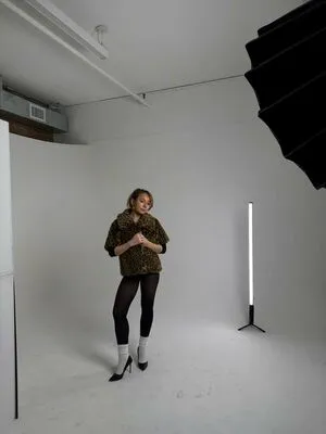 Holly Taylor OnlyFans Leaked Free Thumbnail Picture - #4OGzMaracY
