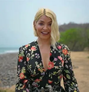 Holly Willoughby OnlyFans Leaked Free Thumbnail Picture - #1L6XC0pqlp