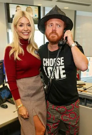 Holly Willoughby OnlyFans Leaked Free Thumbnail Picture - #5aX8GxNr29