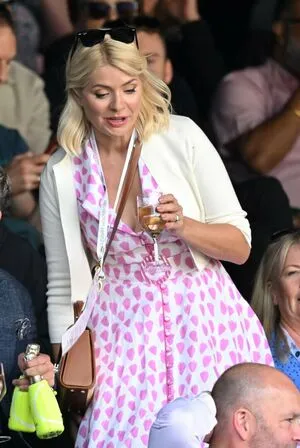 Holly Willoughby OnlyFans Leaked Free Thumbnail Picture - #5gtE39q9sf