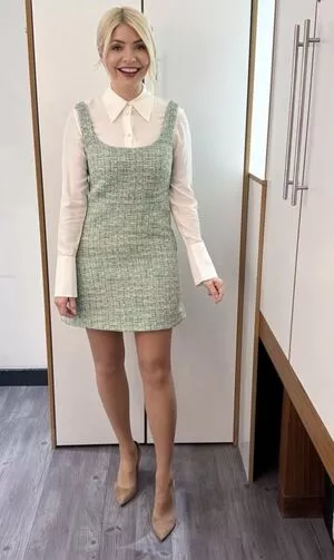 Holly Willoughby OnlyFans Leaked Free Thumbnail Picture - #5pQVNsMhhe