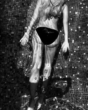 Holly Willoughby OnlyFans Leaked Free Thumbnail Picture - #C1qP99H6iS