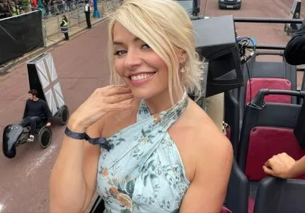 Holly Willoughby OnlyFans Leaked Free Thumbnail Picture - #CbgULhMdRe
