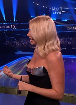 Holly Willoughby OnlyFans Leaked Free Thumbnail Picture - #D3bx0Wf1Zk