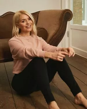 Holly Willoughby OnlyFans Leaked Free Thumbnail Picture - #DnjTtT9Tml