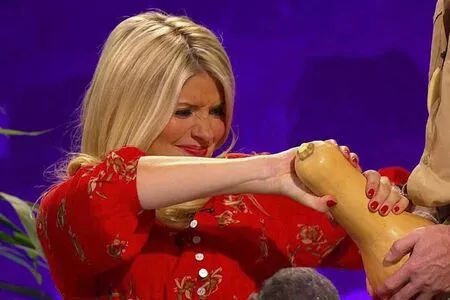 Holly Willoughby OnlyFans Leaked Free Thumbnail Picture - #EK0BPdDT81