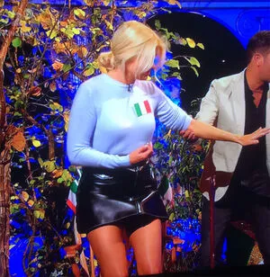 Holly Willoughby OnlyFans Leaked Free Thumbnail Picture - #HniNIOO4cE