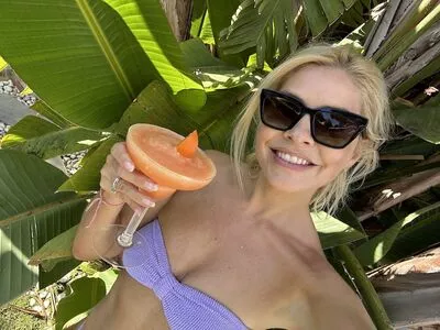 Holly Willoughby OnlyFans Leaked Free Thumbnail Picture - #I1FHkCT3kr