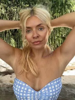 Holly Willoughby OnlyFans Leaked Free Thumbnail Picture - #L2bLNRtQFT