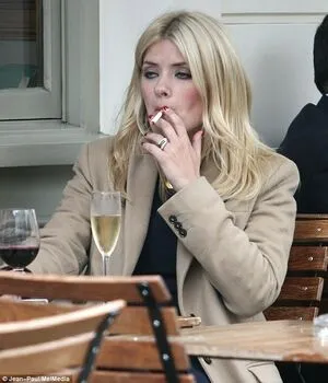 Holly Willoughby OnlyFans Leaked Free Thumbnail Picture - #LBTbI3YxYL