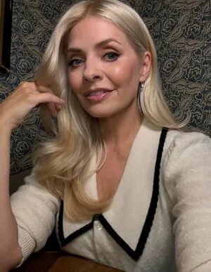 Holly Willoughby OnlyFans Leaked Free Thumbnail Picture - #QWhMVmADGQ