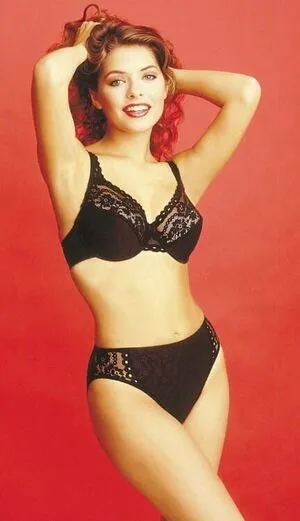 Holly Willoughby OnlyFans Leaked Free Thumbnail Picture - #Svq75cba3f