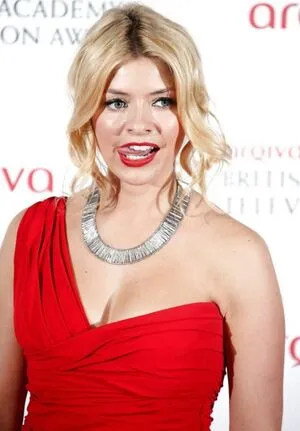 Holly Willoughby OnlyFans Leaked Free Thumbnail Picture - #dy8HxCszt5