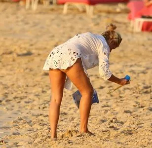 Holly Willoughby OnlyFans Leaked Free Thumbnail Picture - #wcFKgv3ozX