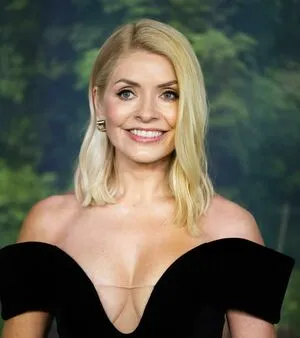Holly Willoughby OnlyFans Leaked Free Thumbnail Picture - #x3IGfQJRD4
