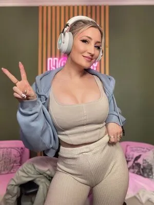 Holly Wolf OnlyFans Leaked Free Thumbnail Picture - #fM4U3JCIOd