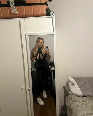Hollyevansx OnlyFans Leaked Free Thumbnail Picture - #21Kg3Ge51w