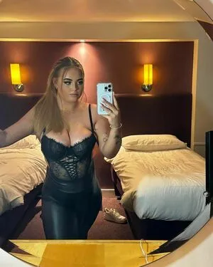 Hollyevansx OnlyFans Leaked Free Thumbnail Picture - #K5YfhnkM34