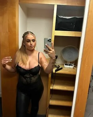 Hollyevansx OnlyFans Leaked Free Thumbnail Picture - #sc3xsBZozO