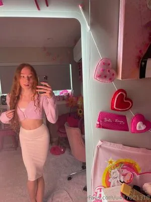 Hollyfox18 OnlyFans Leaked Free Thumbnail Picture - #C5x0cKB7P5