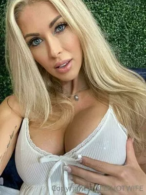 Hollyhotwife OnlyFans Leaked Free Thumbnail Picture - #IONfWGV3JA