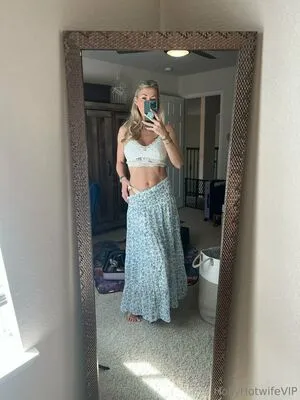 Hollyhotwifevip OnlyFans Leaked Free Thumbnail Picture - #u2OouE0Nf4