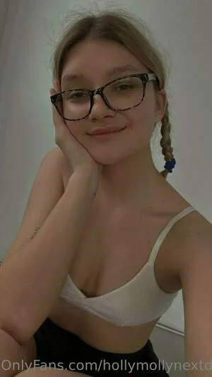 Hollymollynextdoor OnlyFans Leaked Free Thumbnail Picture - #9OLiE2M3bo