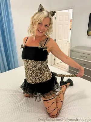 Hollyqosfreepage OnlyFans Leaked Free Thumbnail Picture - #c0cLmzY5B9