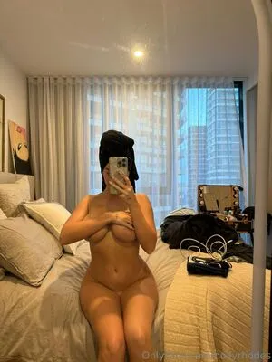 Hollyrhodes OnlyFans Leaked Free Thumbnail Picture - #ISbNuIzzlt
