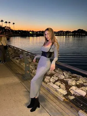 Hollyroxx OnlyFans Leaked Free Thumbnail Picture - #i8Tz1euwBF